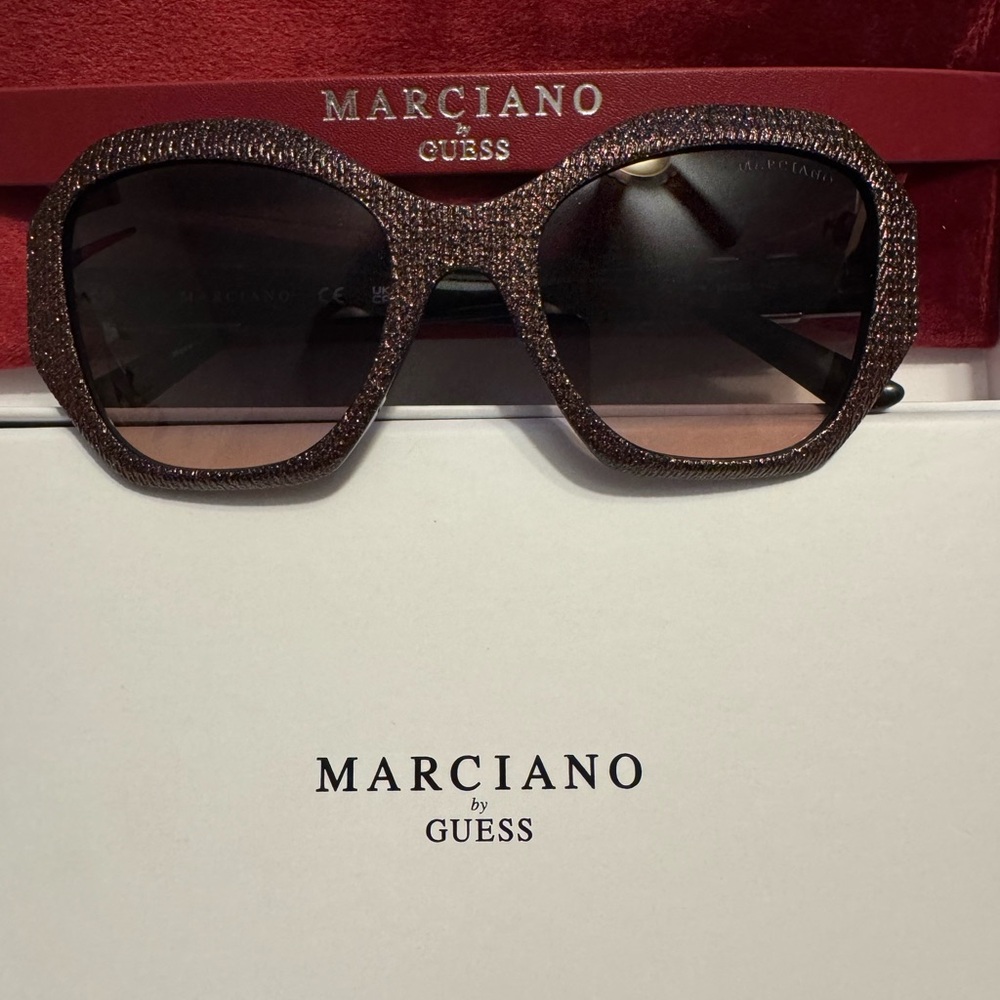 Guess by Marciano Sunglasses GM 00007